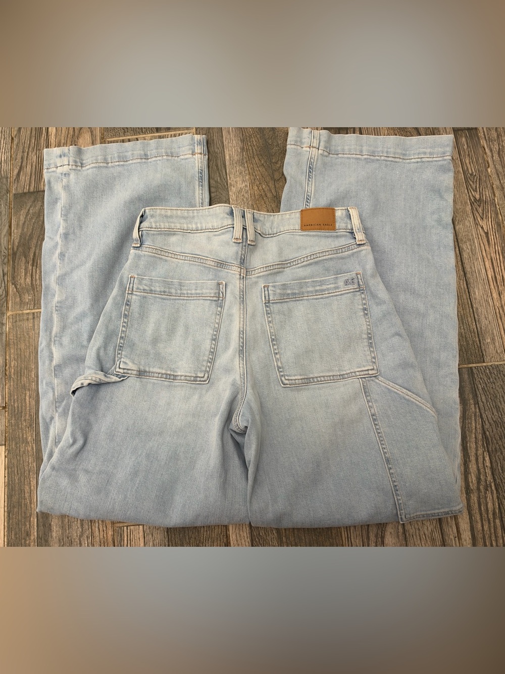 American Eagle Women’s Super Hi Rise Baggy Wide Leg - size 4